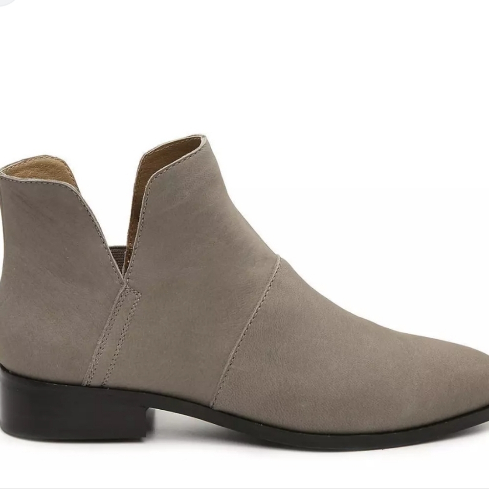 Lucky Brand Women Paramo Leather pull on  Cut Side Boots shoes sz 9M